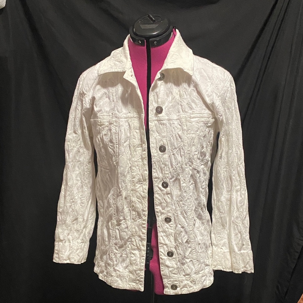 EUC Chico‘s white seersucker button up jacket Chico’s 0 US S